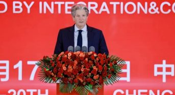 Solar Pioneer Martin Green Shares Insights on Tech Trends, Industrialization at China PV & Energy Storage Conference